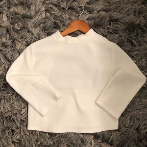 Crop-top with cut out back